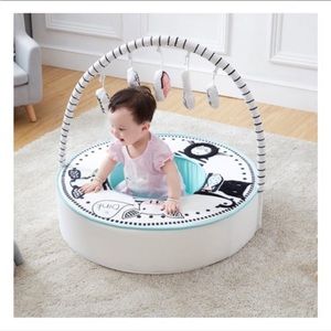 SOLD!! Wonder & wise baby den